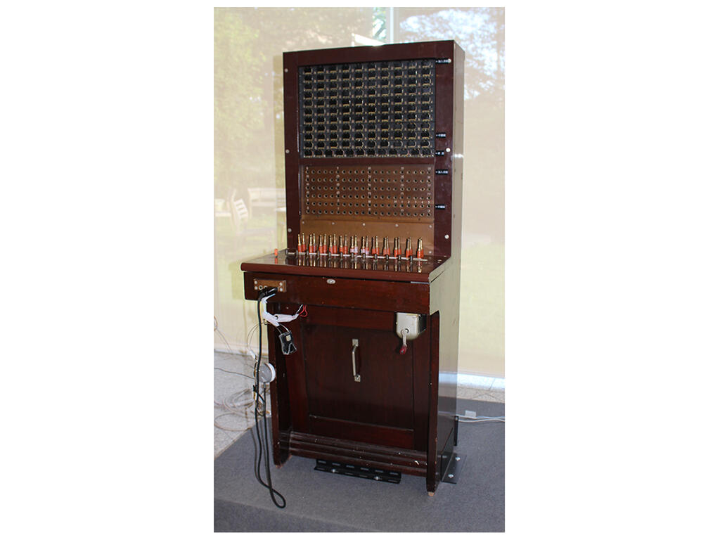 The Magneto Switching System (NTT History Center of Technologies)