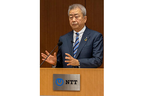 社長記者会見の様子