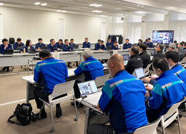 総合防災訓練でのグループ連携訓練の様子 写真