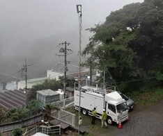 移動基地局車による通信確保 写真