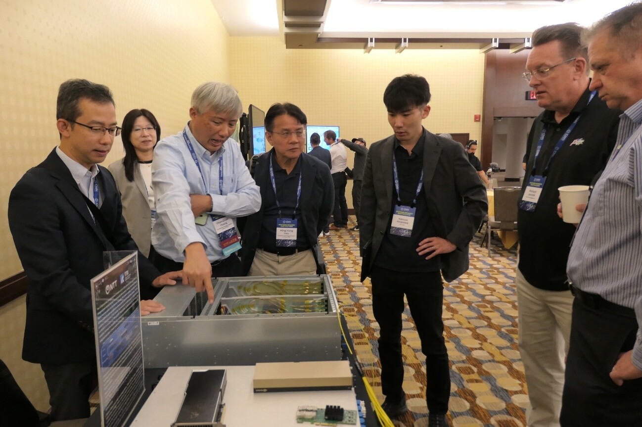 画像：フォーラム会場では様々な機器も展示された