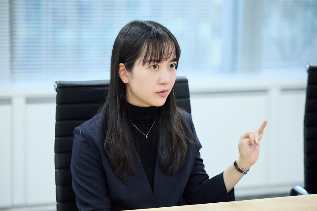 画像：「古典力学」と「量子力学」の情報の扱い方を語る井上飛鳥さん