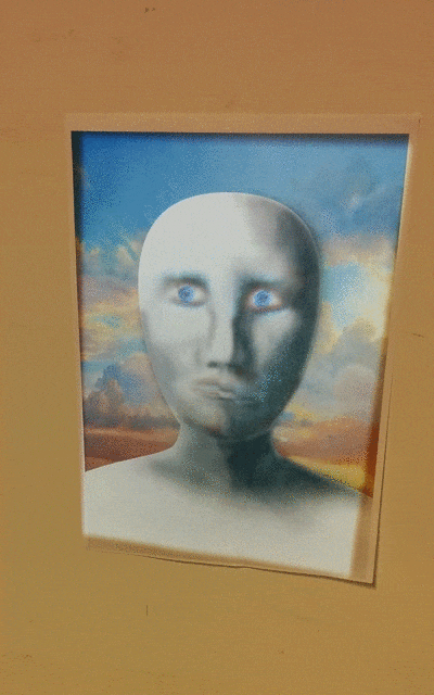 描いた顔が動き出す例