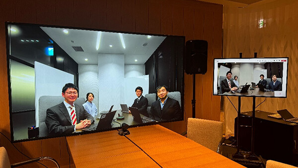 ウェブ会議の模様