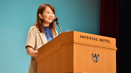 授賞式登壇の様子1