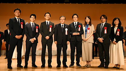 授賞式登壇の様子5