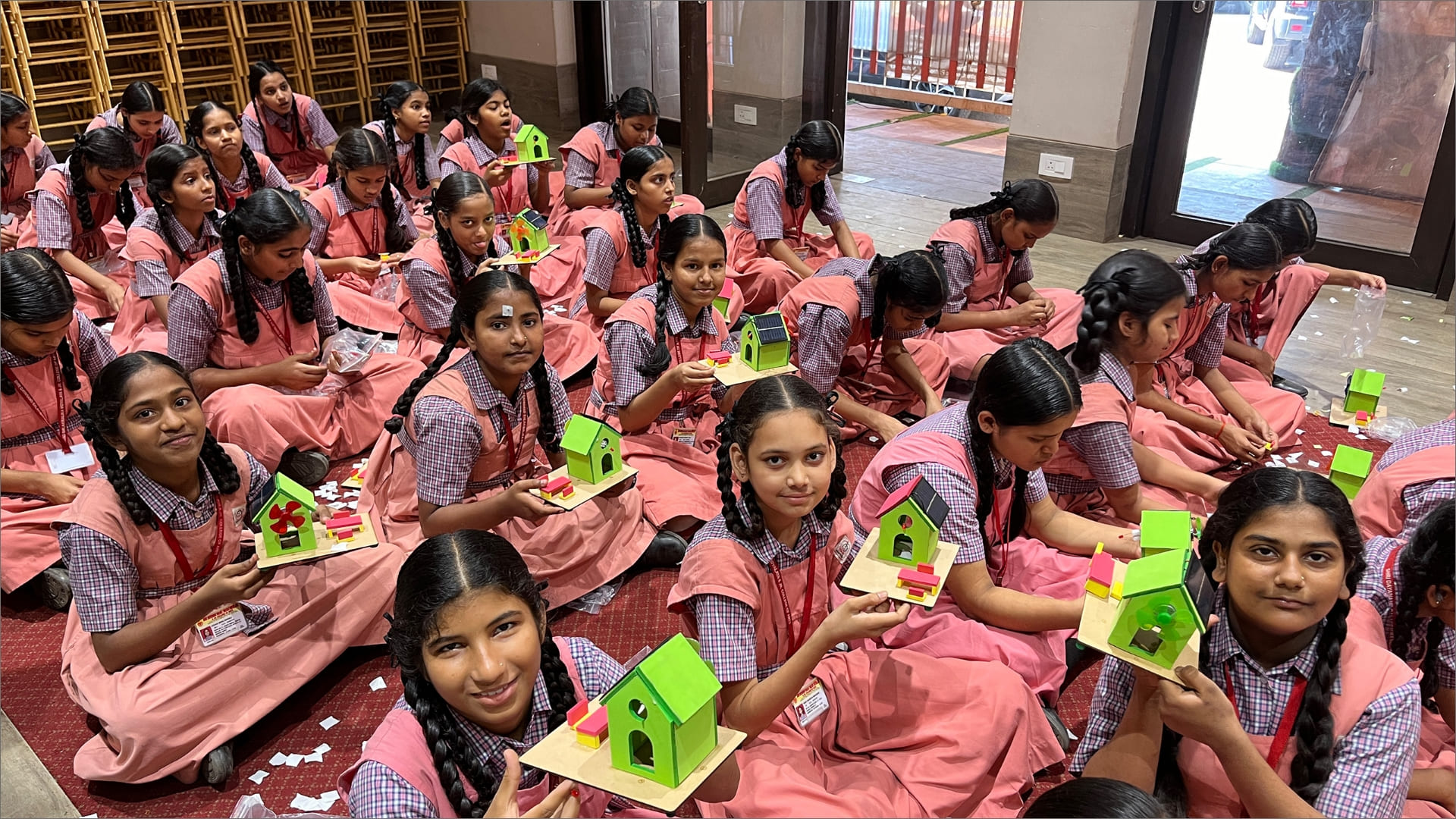 “少女たちをSTEM分野へ“のイメージ画像